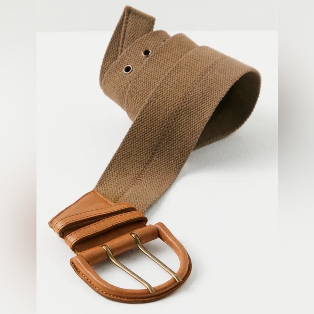 NWOT Free People Roads Untraveled Canvas Belt in Faded Fatique M/L - Picture 2 of 3